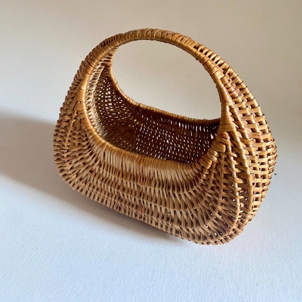 Large Vintage Handmade Wicker Market Handbag/Gondola Shape Basket, Cottage core - Picture 3 of 5